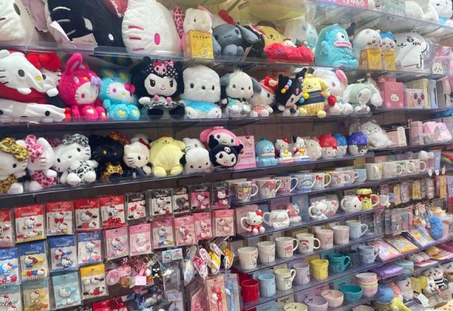aeon_asahikawanisi_sanrio1.jpg
